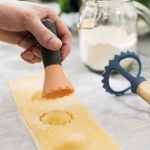 Afbeeldingen van LEO Kleine raviolistempel plastic handvat 11,5 cm